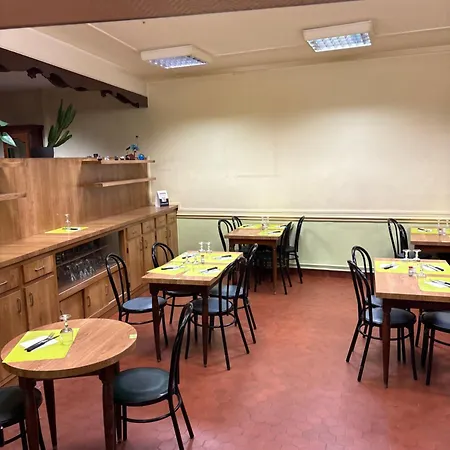 Cafe Des Cours * Cébazat